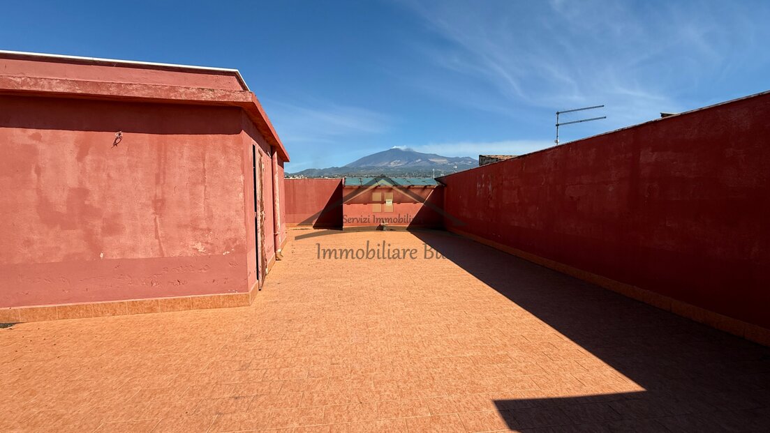 Casa indipendente con cortile