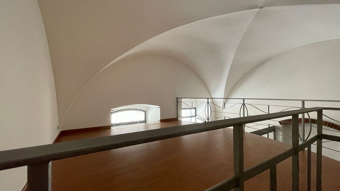 Locale commerciale con vetrina su strada